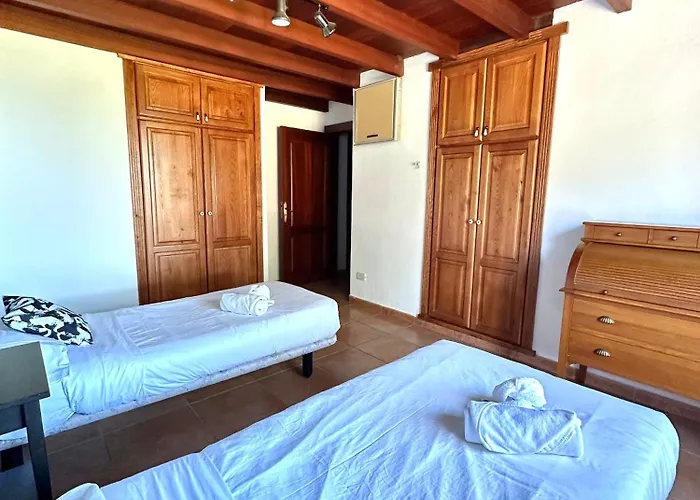 Moraditas, Con Piscina Privada Будинок відпочинку