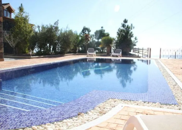 Moraditas, Con Piscina Privada Будинок відпочинку *